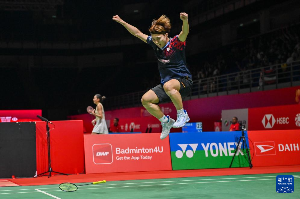 崭露头角 崭露头角